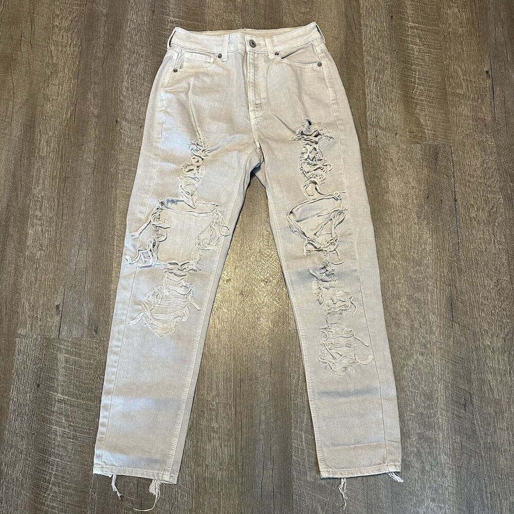 American Eagle Womens Size 2R Gray Distressed Ripped‎ Mom Jeans